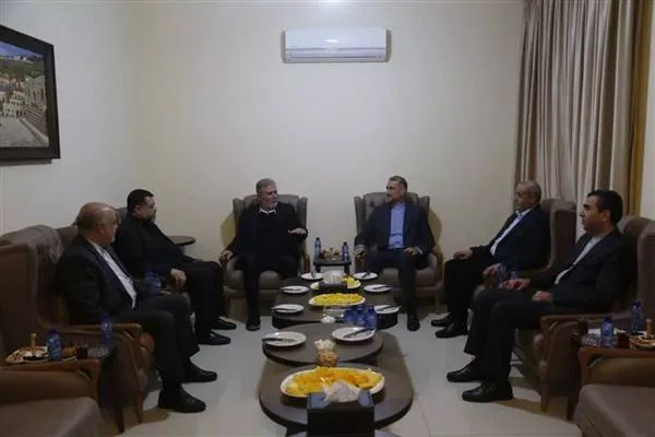 עבדאללהיאן נפגש עם מנהיגי קבוצות ההתנגדות הפלסטיניות