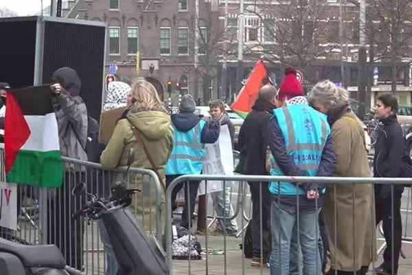 Di xwepêşandana li dijî konsera koroya artêşa Îsraîlê de 22 kes hatin binçavkirin