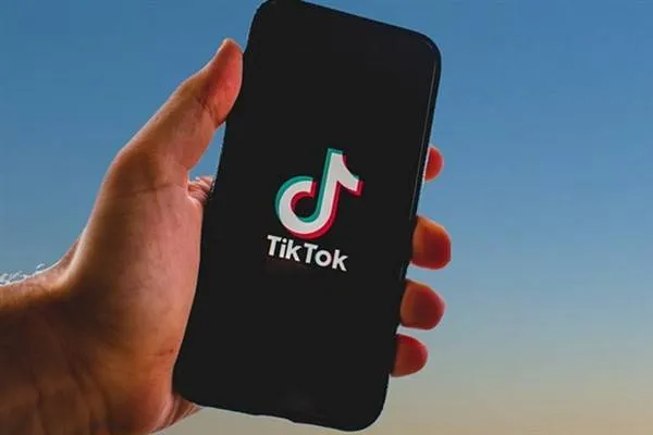 Albania prohíbe TikTok durante un año