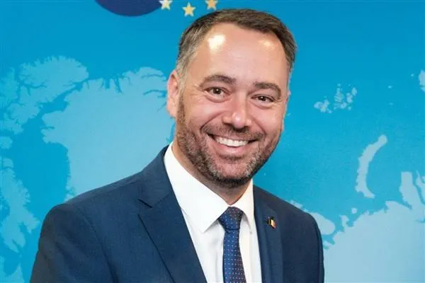 پروو: دیپلماسی باید بر سلاح‌ها پیشی بگیرد