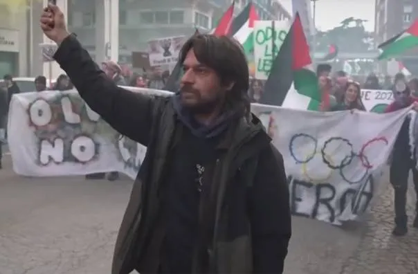 I manifestanti affermano che le Olimpiadi invernali in Italia hanno sprecato denaro pubblico