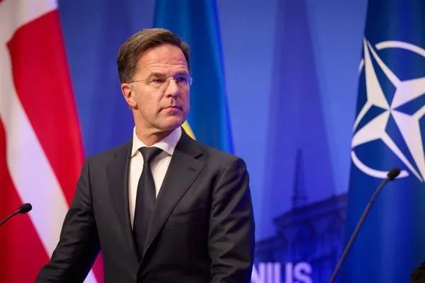 Rutte: Necesitamos un nuevo plan de inversión en defensa