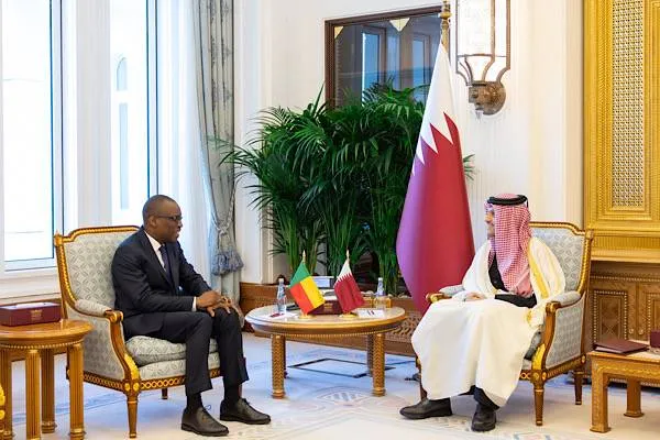 آل‌ثانی با وزیر امور خارجه جمهوری بنین، باکاری دیدار کرد