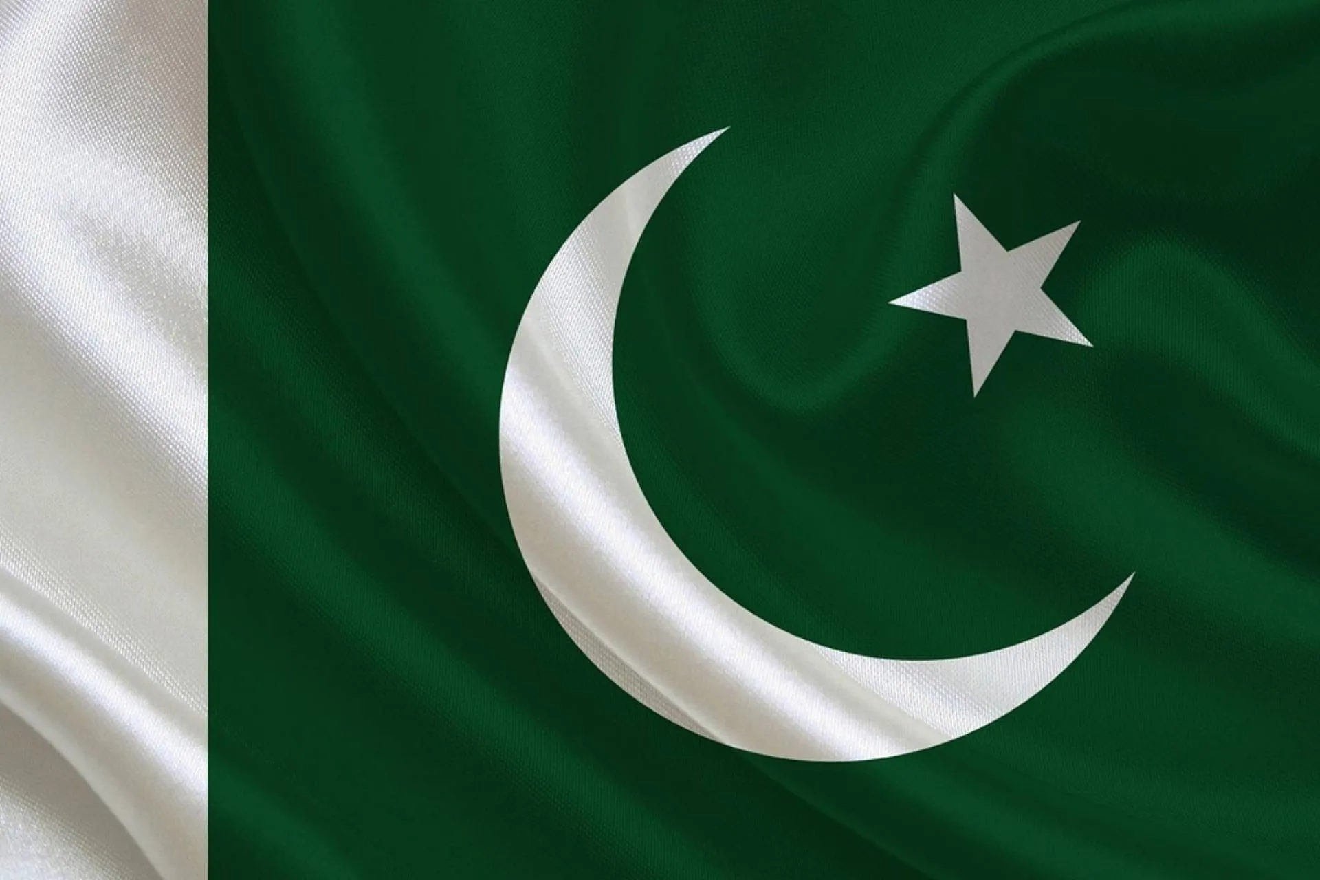 Dar meets with Falconer