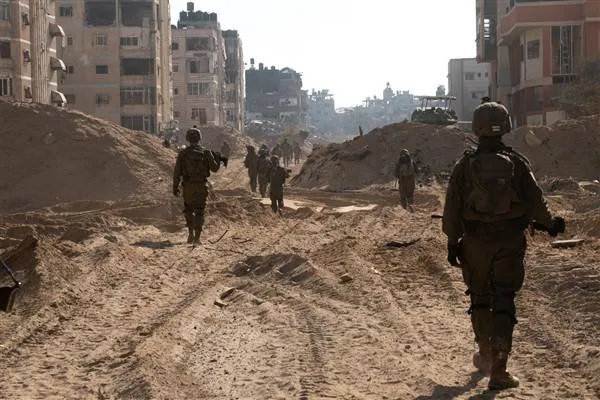 IDF：戦闘チームがアルアマル地区の中心部に多方向から急襲をかけました