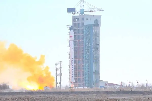 Çîn peyka Tianhui-7 şand kosmosê