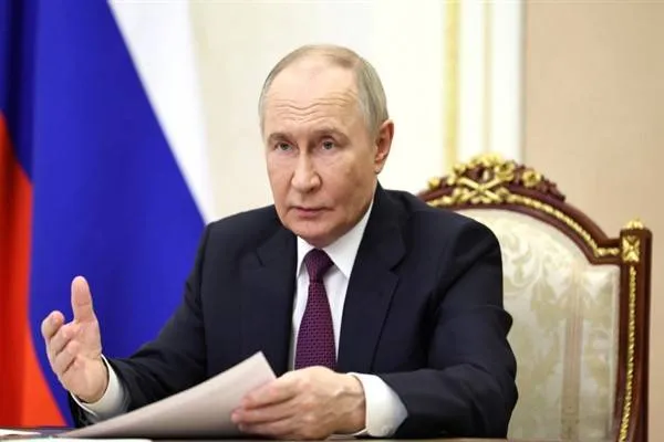 Putin held a meeting with government members via video conference