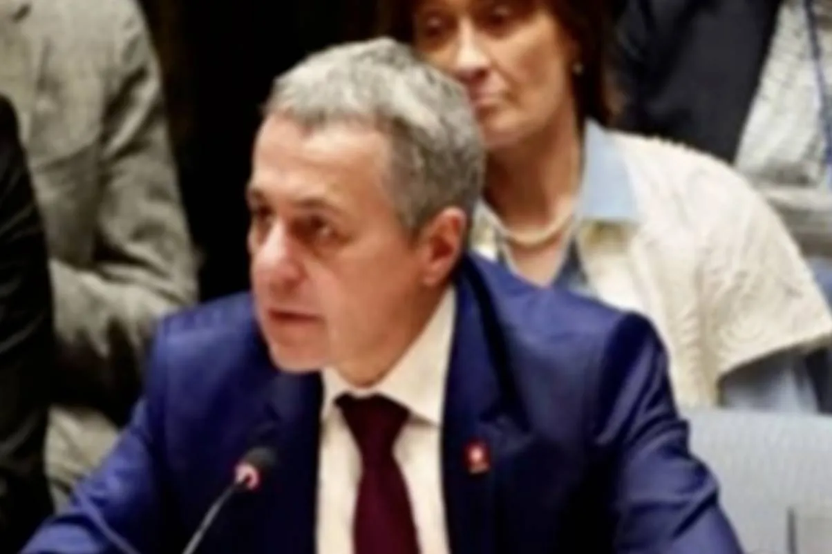 Cassis bi Holownia re civînek kir