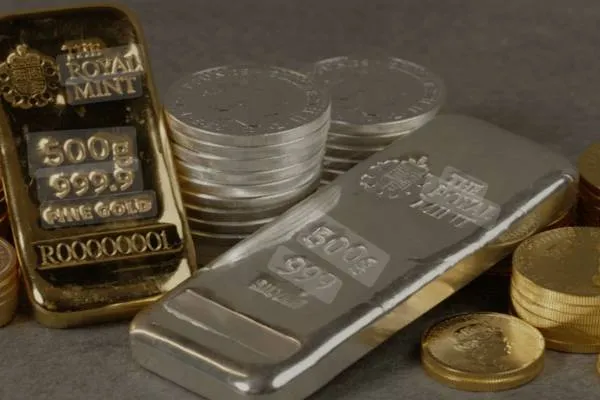 Il calo di oro e argento continua anche nella nuova settimana