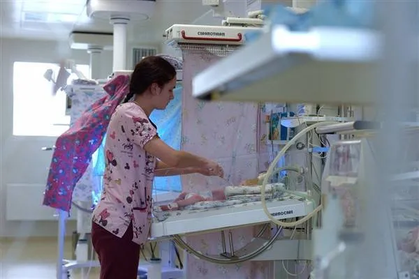 28 תינוקות טרום לידה שנ

וצרו מבית החולים 