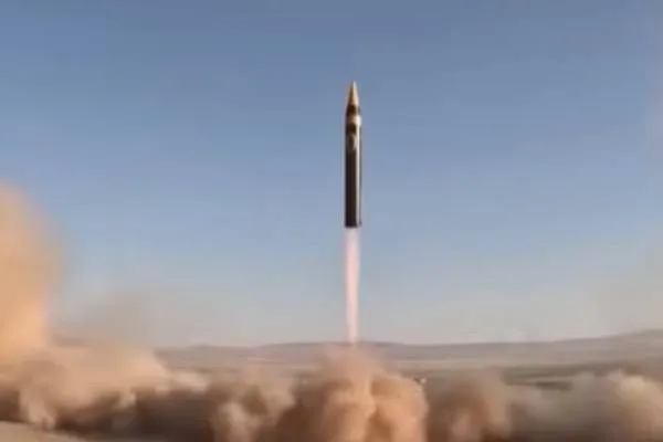 إيران تبدأ مناورات على الحدود العراقية