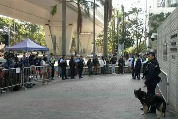 איל תקשורת מהונג קונג הורשע בשיתוף פעולה עם כוחות זרים