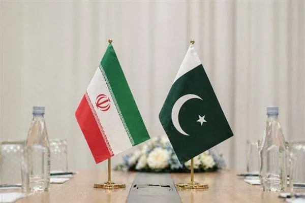Iran announces Pakistan visit and comments on the US