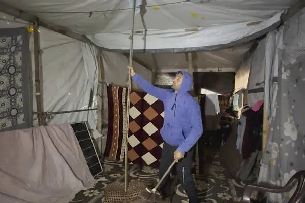 اردوگاه‌های چادری در غزه زیر آب رفتند