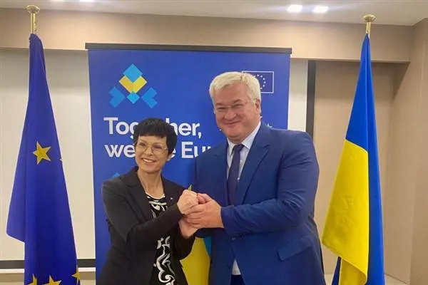 Civînek li ser ajendaya Ukrayna-UE hat lidarxistin