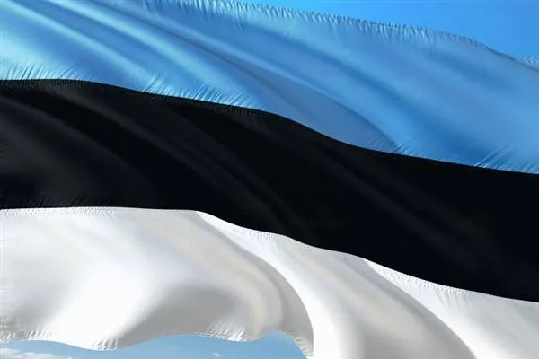 Estonia vendos sanksione kundër financimit të luftës