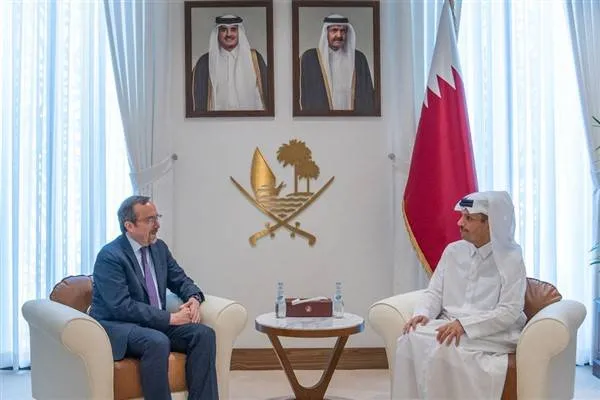 Der katarische Außenminister Al Sani trifft sich mit dem stellvertretenden US-Außenminister Bass