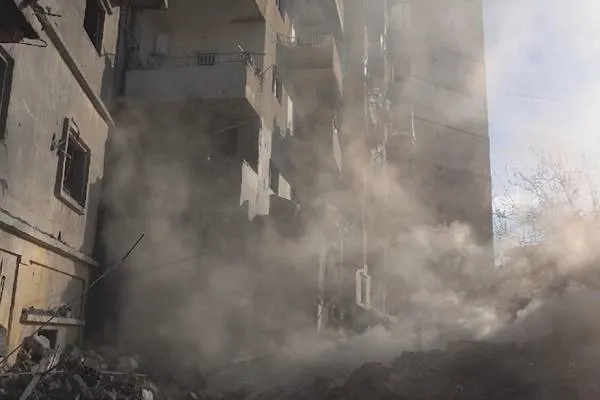 Gli attacchi aerei israeliani nel sud del Libano hanno causato distruzioni