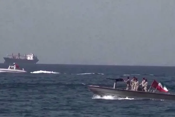 “Ship Transit” tension between Iran and the US in the Strait of Hormuz