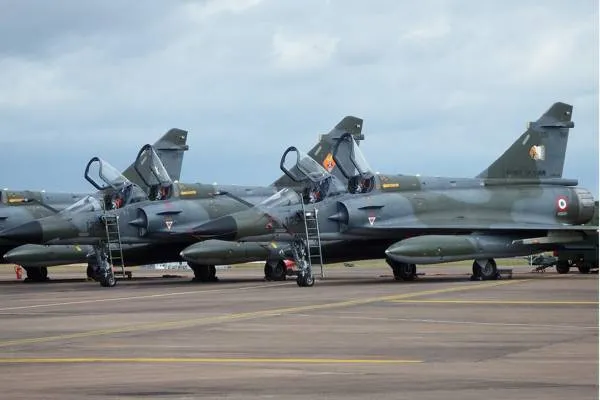 Dewletên Yekbûyî li bingehê Qatarê çalakiyên leşkerî zêde kir