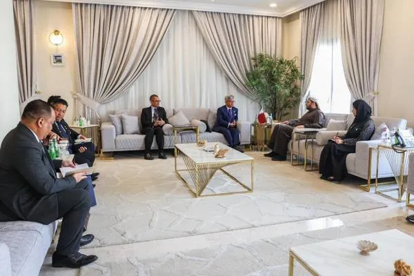 Al Khulaifi bi giştîyê rêveberê Meclîsa Ewlekariya Neteweyî ya Malezyayê Abidin re hevpeyvîn kir