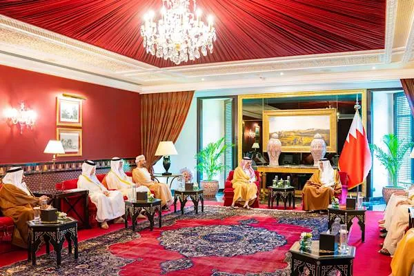Qatari Minister of State attends Bahraini Crown Prince’s meeting with GCC delegations