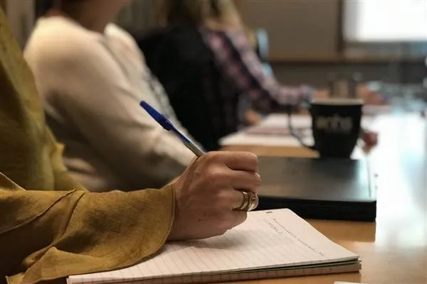 Perlemantera Ewrupayê: Karê wekhev divê tê maşandina wekhev hebe