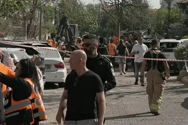 Îran ji Brîtanya, Dewletên Yekbûyî û Fransa re hişyarîya qelinc daye