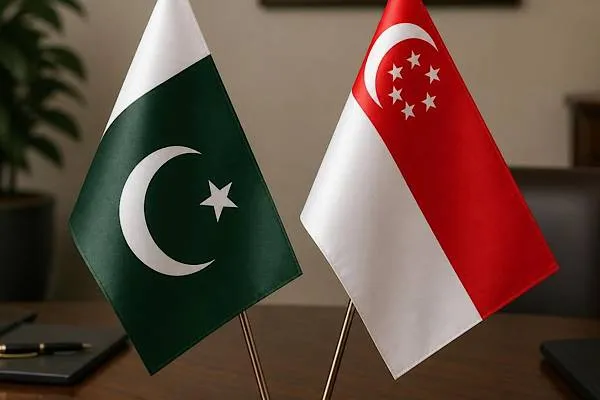Pakistan and Singapore foreign ministers discuss bilateral relations