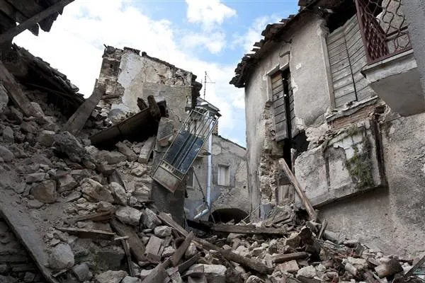 Zelenski: El edificio de la administración regional en Jersón fue destruido por fuerzas rusas