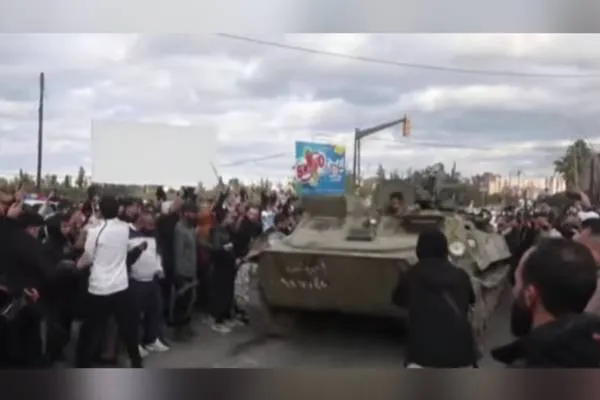 Сирийски правителствени войски бяха разположени в Латакия и Тартус след сблъсъци