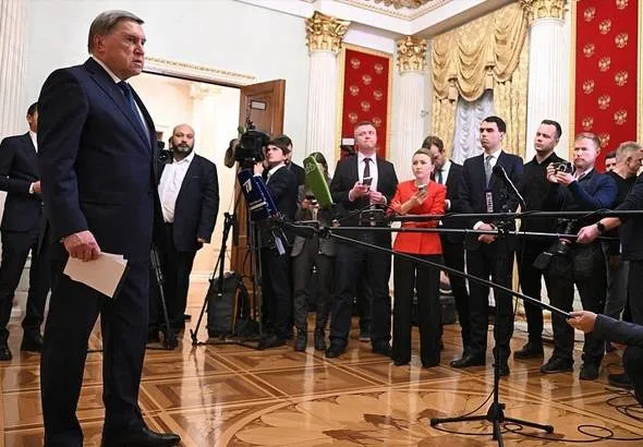 Ushakov: Le parti sono pronte a continuare a lavorare insieme per una soluzione pacifica