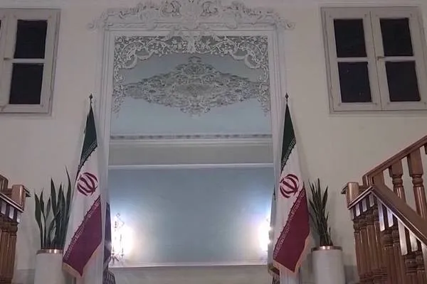 Iran and Oman hold transit talks over the Strait of Hormuz