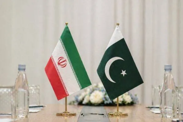 Il Pakistan sottolinea lo sviluppo delle relazioni con l’Iran