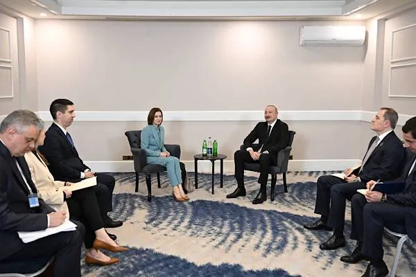 Aliyev meets with Moldovan President Sandu