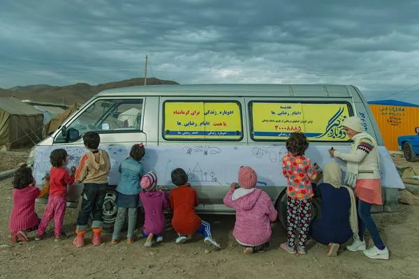 Beigbeder: Toți copiii trebuie protejați de orice formă de violență și prejudiciu