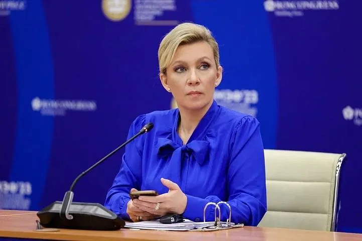 Zakharova: Recibimos con tristeza la noticia del accidente de un avión de Azerbaijan Airlines