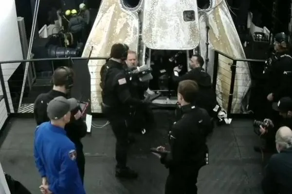 Astronauten der Raumstation kehren aus gesundheitlichen Gründen vorzeitig zur Erde zurück