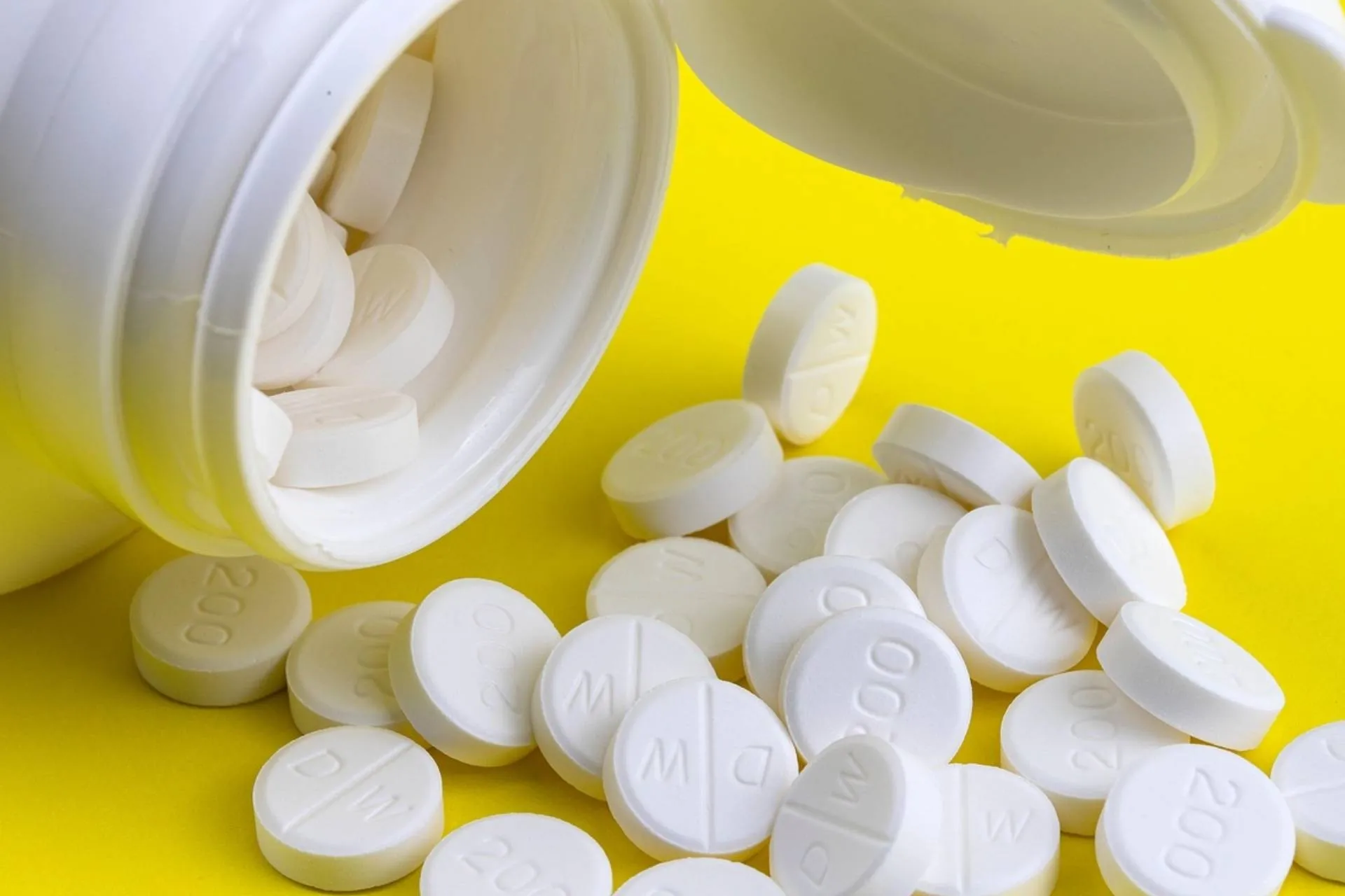 هشدار سازمان جهانی بهداشت درباره مصرف داروها