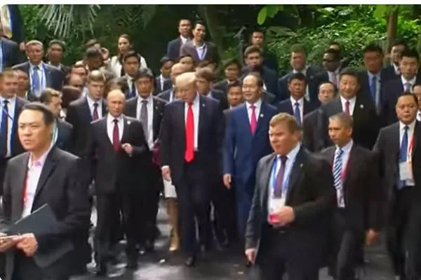 Русия обяви, че срещата между Путин и Тръмп е отложена