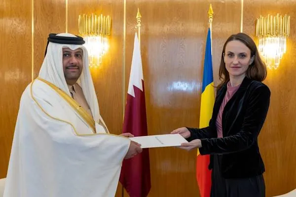 وزيرة خارجية رومانيا تستلم أوراق اعتماد سفير قطر