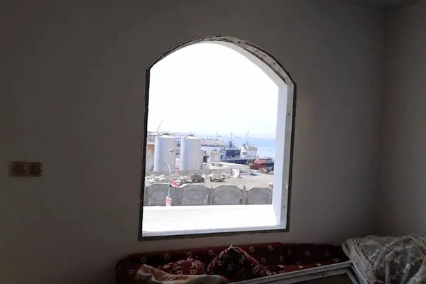 Saudi-geführte Koalition greift den Hafen von Mukalla an