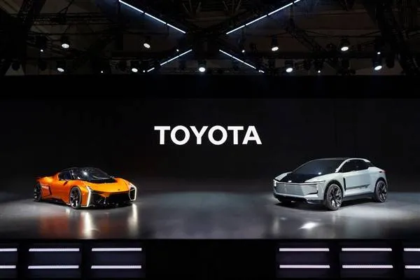 Toyota представя бъдещоопределящи концепции на Изложението за мобилност в Япония