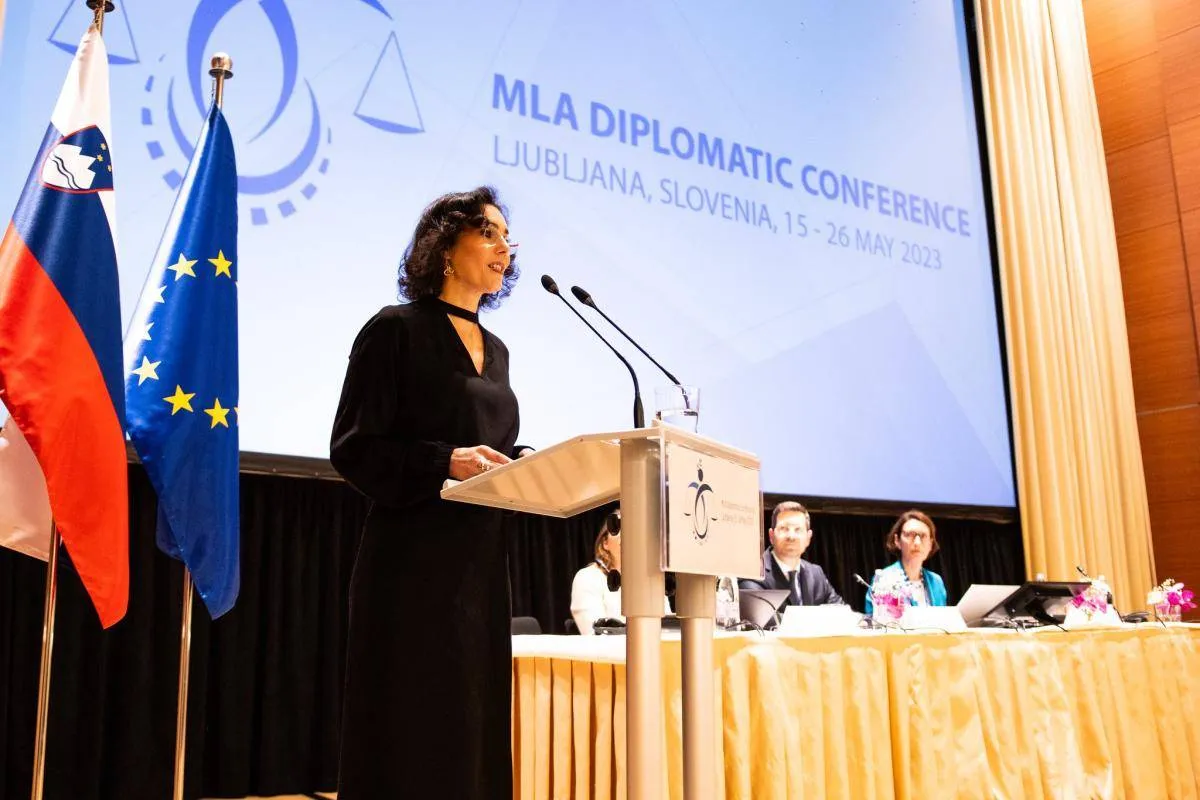 Lahbib: Ewropa bijareyek e
