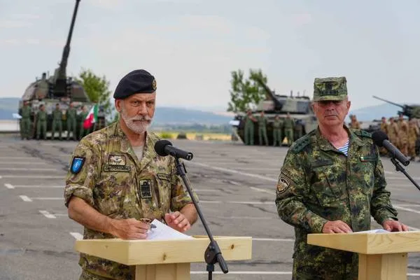 FT: NATO dihêlî beriya dagirkeriyê li dijî Rûsya “hujûma pêşeng” biparêze