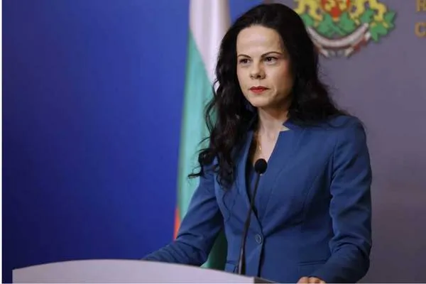 Ивкова: Няма да допусна ново забавяне на проекта за Държавната психиатрична болница