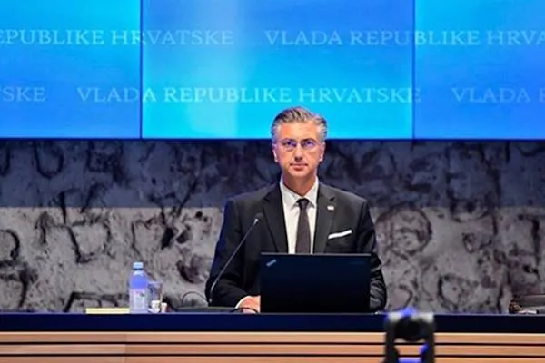 Plenković: 14 persone ricoverate dopo l'incendio a Omiš
