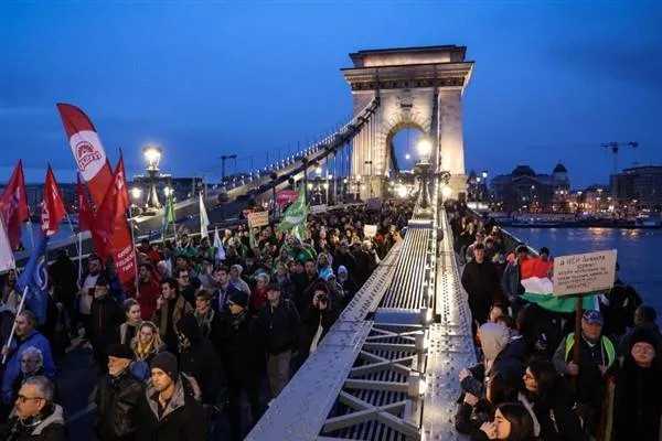 נשיא הונגריה יפנה אחרי פרשת הפדופיליה