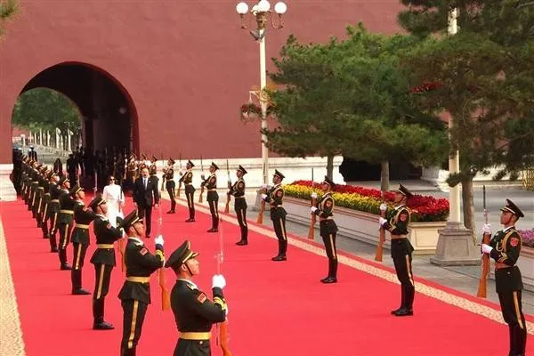 Aliyev asistió al desfile en Pekín
