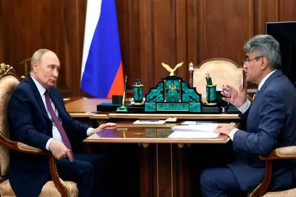 Il presidente russo Putin ha incontrato il leader del partito 